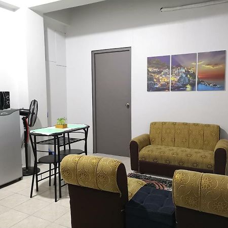 Ferienwohnung Moonstone: Comfy 1Br Unit Olongapo Exterior foto